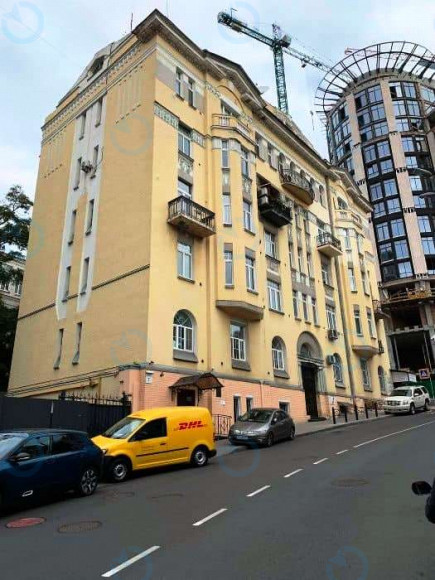 Круглоуніверситетська, 7