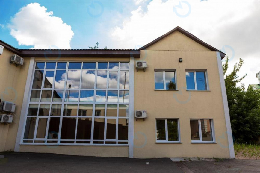 Набережно-Хрещатицька, 25