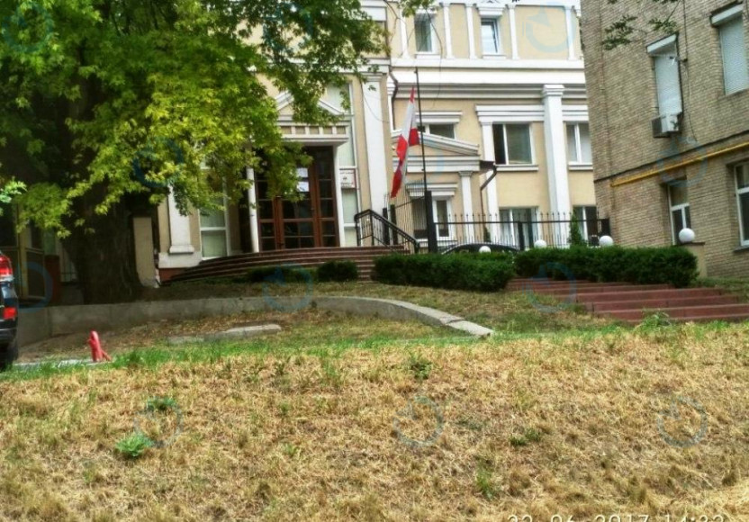 Василя Тютюнника, 13б