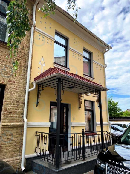 Кудрявская, 9