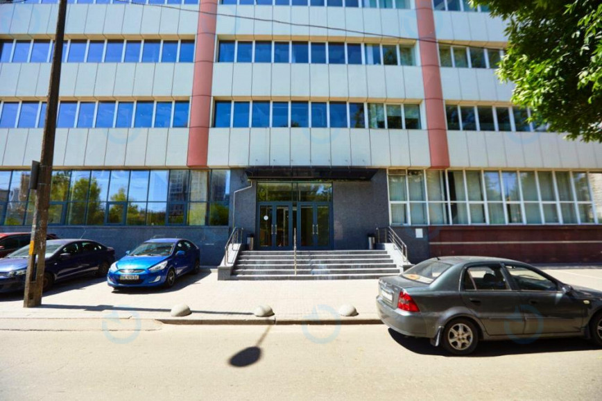 Семьи Праховых, 50 (Европассаж)