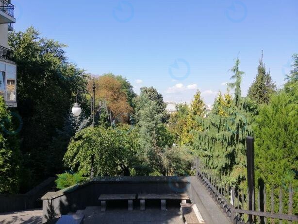 Банковая, 12