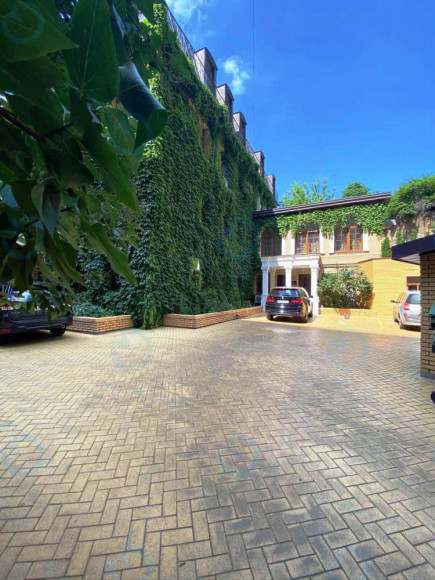 Жилянская, 72А