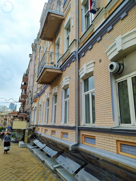 Льва Толстого, 3