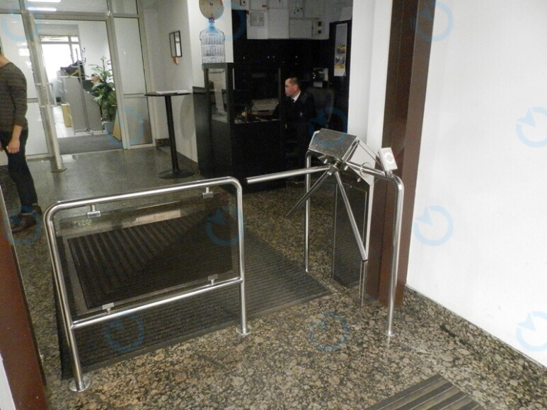 Володимирська, 77-А - фото 2