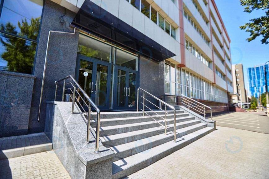 Семьи Праховых, 50 (Европассаж) - фото 3