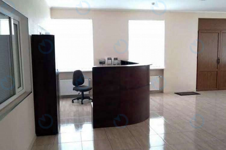 Оренда офісу 100 м.кв 2 поверх Отто Шмідта, 8