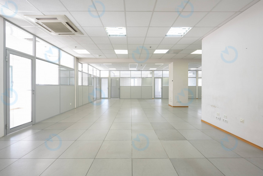 Аренда офиса 840 м.кв 3 этаж Бандеры 26