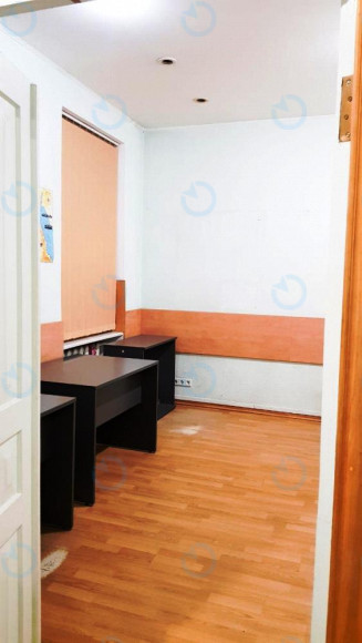 Продаж офісу 70 м.кв 1 поверх Жилянська, 7Б