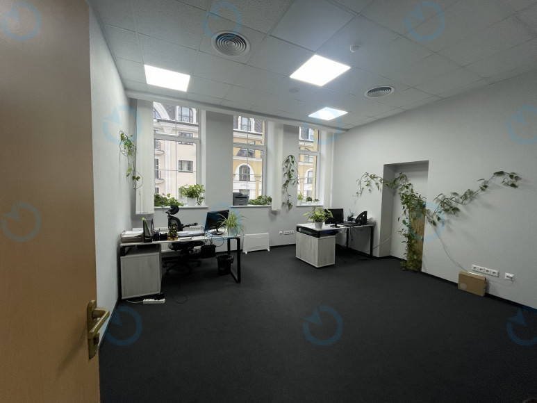 Оренда офісу 210 м.кв 4 поверх Іллінський