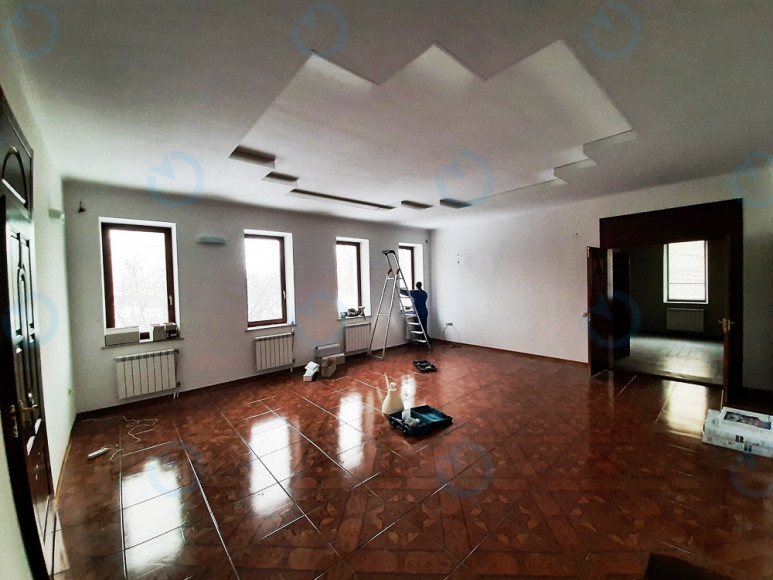 Оренда офісу 734 м.кв 1-3 поверх Малоземельна, 16