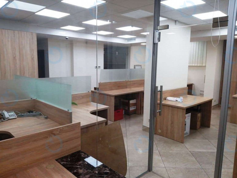 Оренда офісу 103 м.кв 1 поверх ЖК "Малахіт"