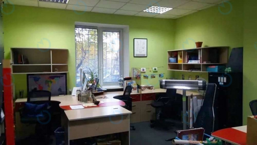 Продаж офісу 118 м.кв 1 поверх Ахматової, 3А
