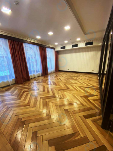 Оренда офісу 115 м.кв 3 поверх Жилянська, 72А