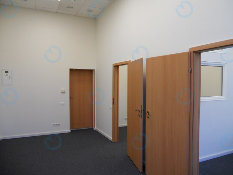 Оренда офісу 36 м.кв 2 поверх Кубик-центр