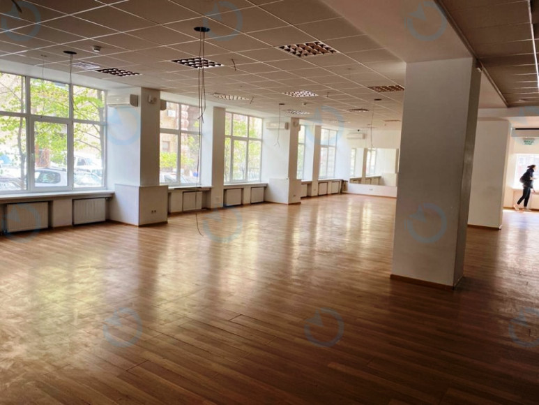 Оренда офісу 540 м.кв 1 поверх Хрещатик, 32А