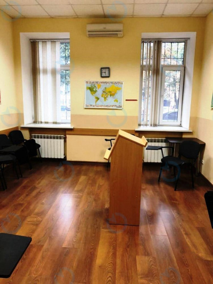 Оренда офісу 110 м.кв 1 поверх Верхній Вал, 62