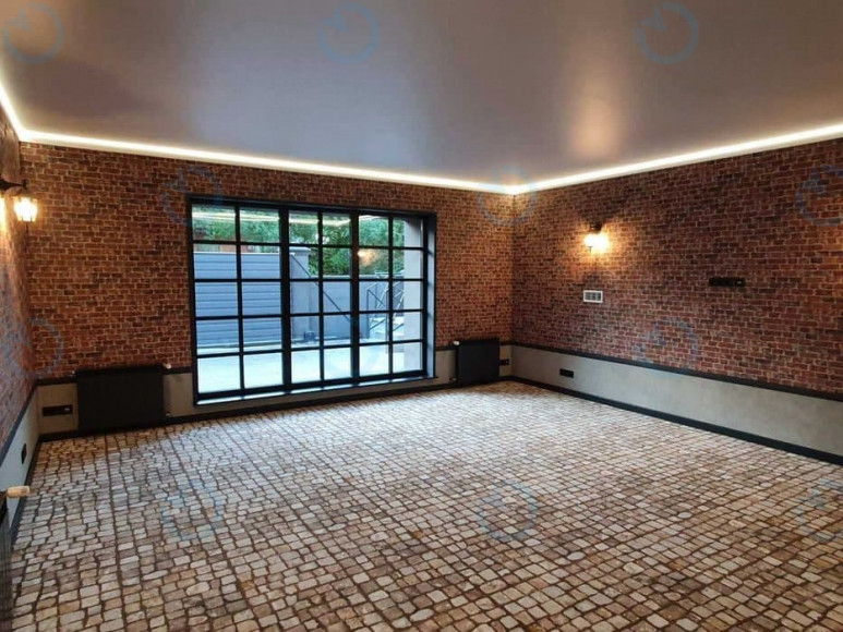 Оренда офісу 561 м.кв 1-3 поверх Яблунева, 9