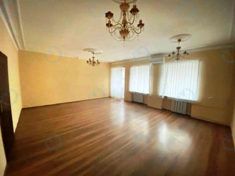 Оренда офісу 260 м.кв 1 поверх Саксаганського, 83А