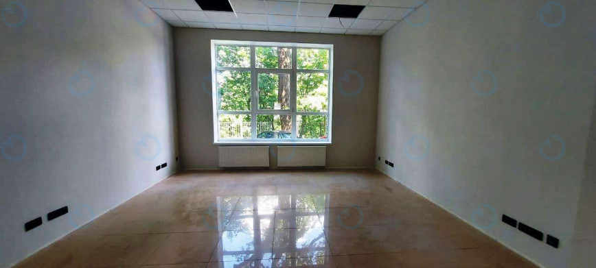 Оренда офісу 300 м.кв 1 поверх Флора Парк