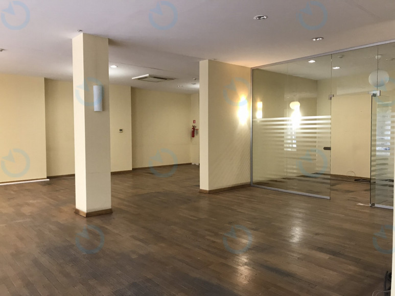 Оренда офісу 212 м.кв 0-1 поверх Іллінський