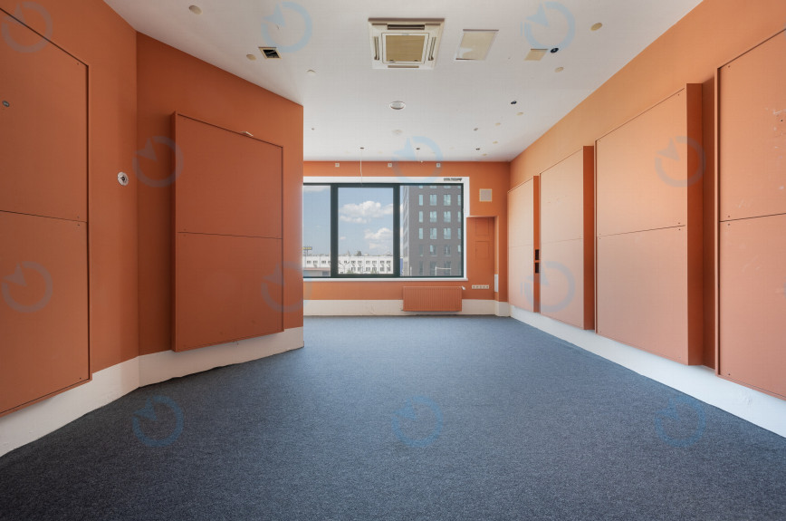 Аренда офиса 720 м.кв 2 этаж Бандеры 26 - фото 7