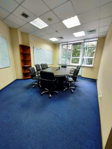 Оренда офісу 265 м.кв 2 поверх Lucky.net