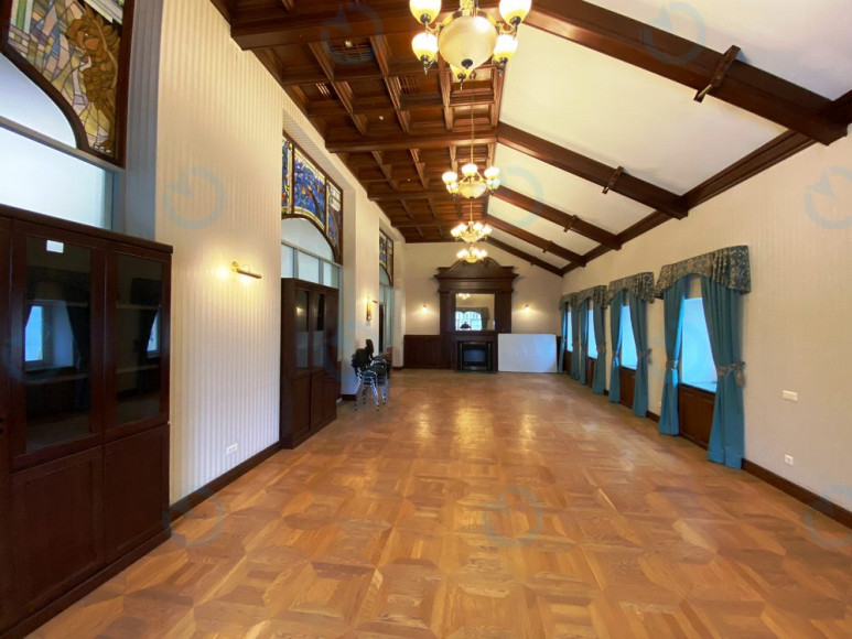 Оренда офісу 323 м.кв 1 поверх Михайлівська, 12б