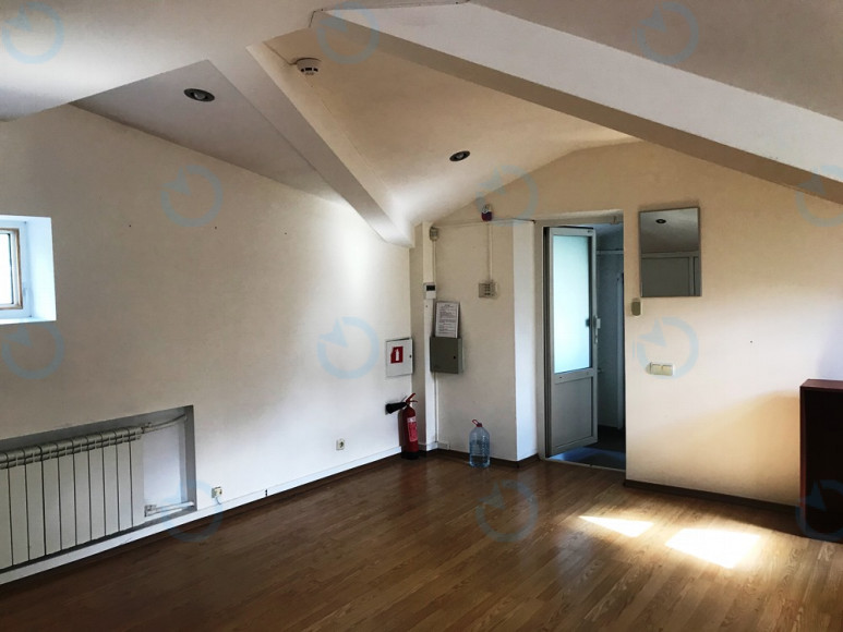 Оренда офісу 40 м.кв 4 поверх Ігорівська 1/8