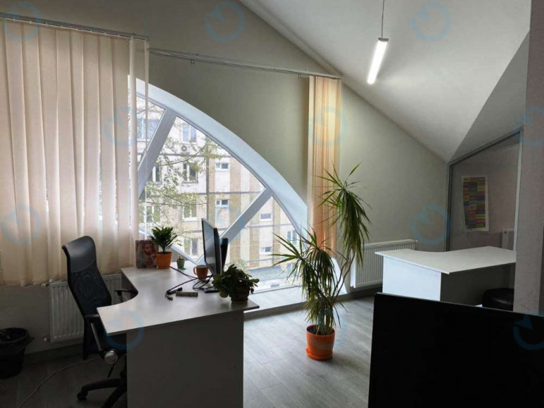 Оренда офісу 204 м.кв 4 поверх Стрий