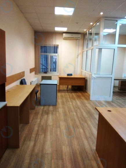 Аренда офиса 44 м.кв 2 этаж КИЯНОВСКИЙ, 3-7