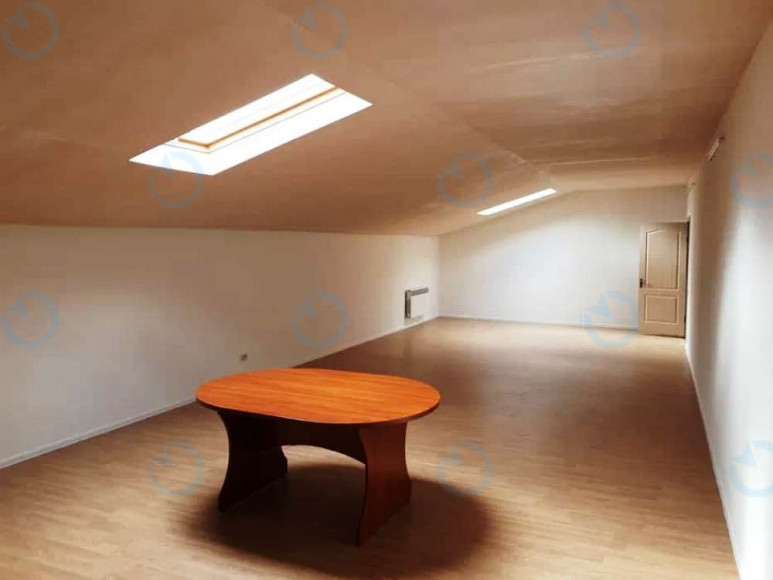 Продаж офісу 212 м.кв 5 поверх Січових Стрільців, 21