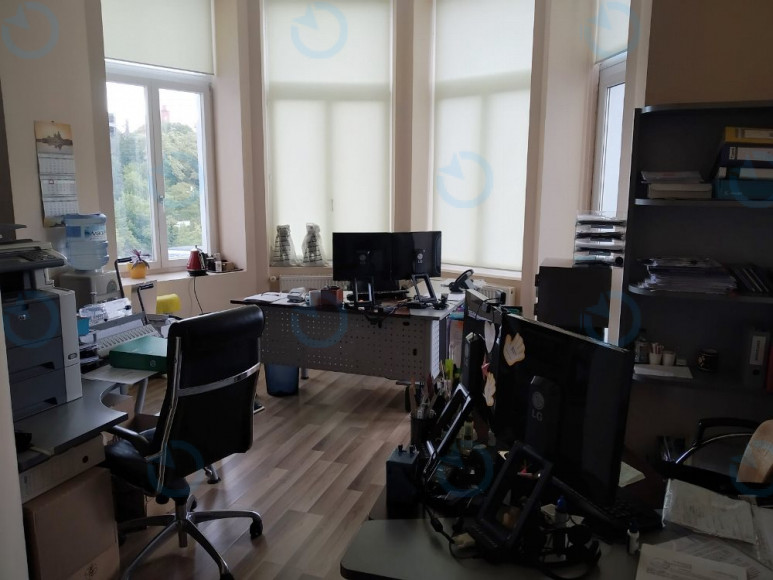 Оренда офісу 262 м.кв 5 поверх Європа на Музейному