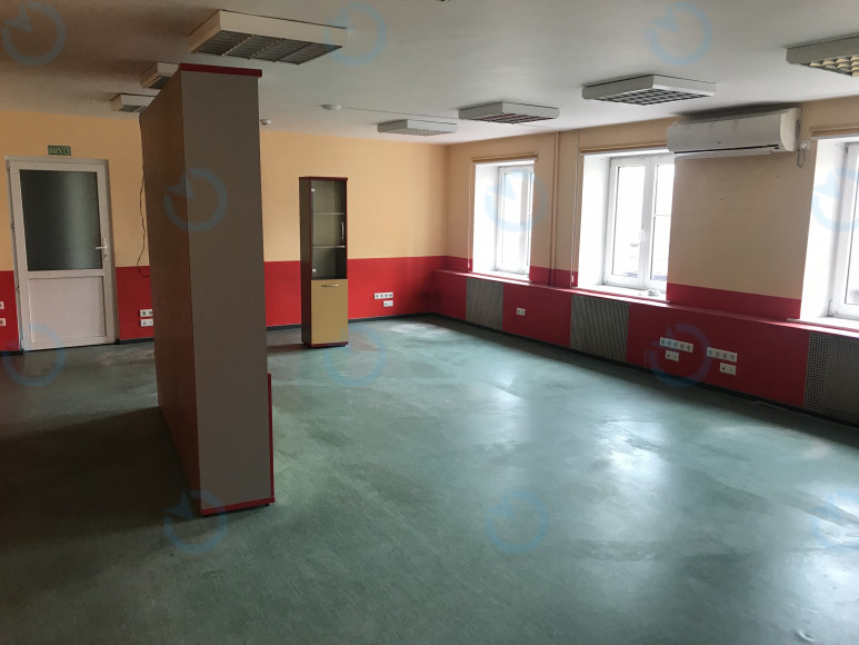 Оренда офісу 88 м.кв 2 поверх Ігорівська 1/8