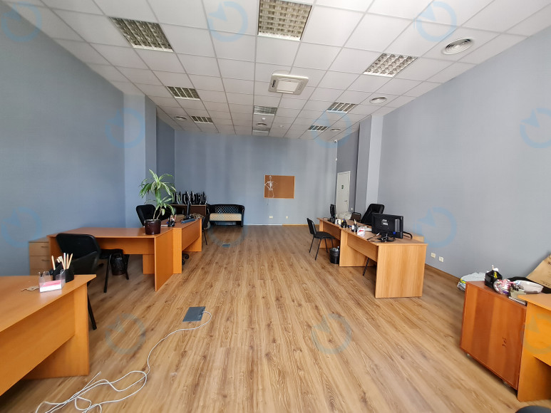 Оренда офісу 41 м.кв 4 поверх Сурікова, 3а