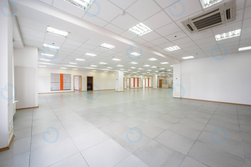 Аренда офиса 840 м.кв 3 этаж Бандеры 26 - фото 2