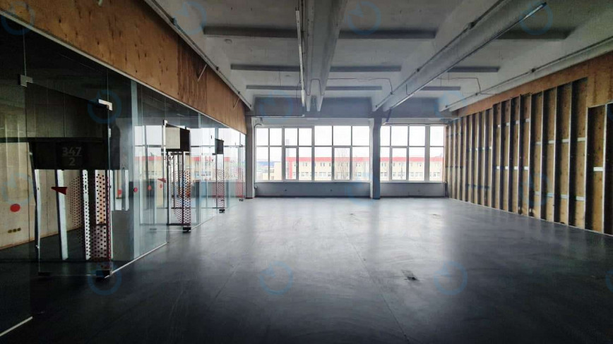 Оренда офісу 1614 м.кв 3 поверх Бандери, 21