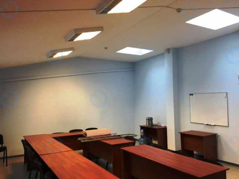 Оренда офісу 110 м.кв 2 поверх Верхній Вал, 58