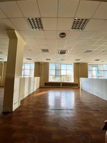Оренда офісу 1008 м.кв 3 поверх Сурікова, 3а