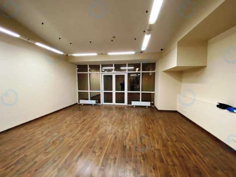 Оренда офісу 640 м.кв 5 поверх Верхній Вал, 72