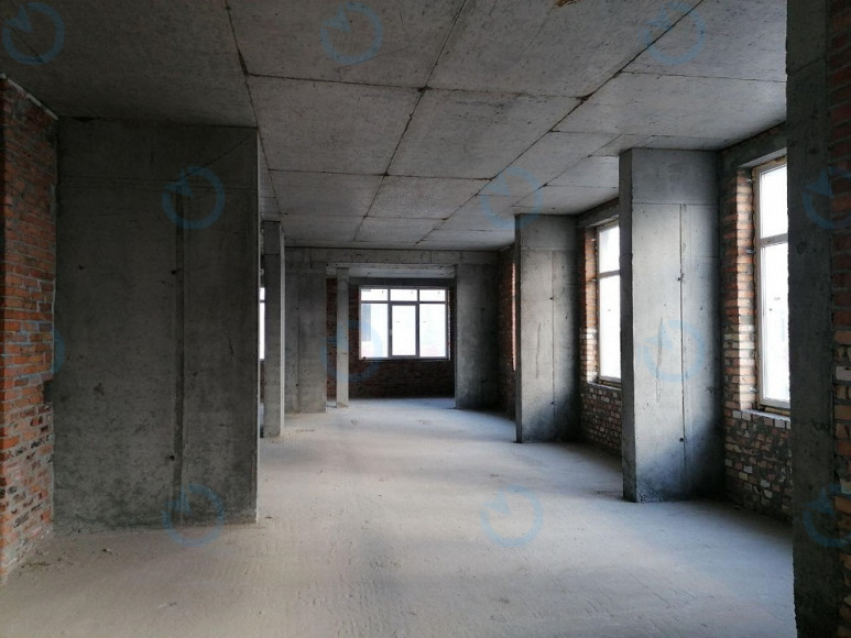 Продаж офісу 194 м.кв 2 поверх ЖК "Піонерський Квартал"