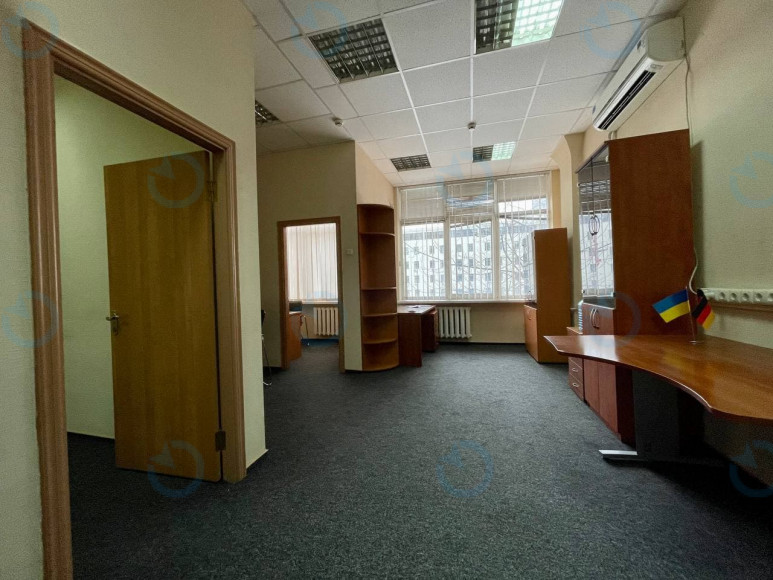 Аренда офиса 40 м.кв 2 этаж Институт Бумаги