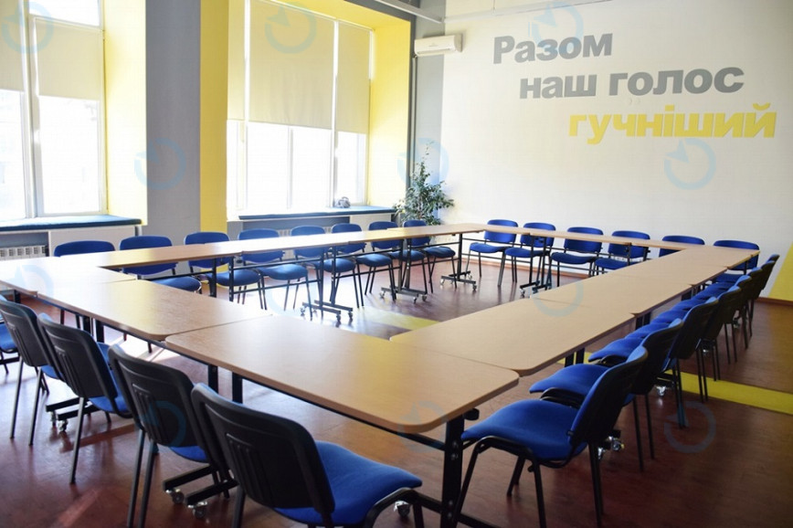 Зал АПУ на Хрещатику